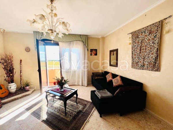 casa indipendente in vendita a Pomezia in zona Torvaianica