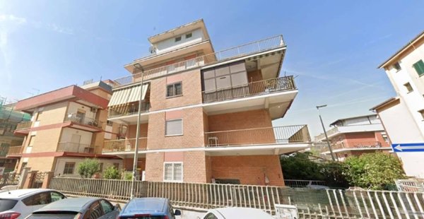 appartamento in vendita a Pomezia in zona Torvaianica