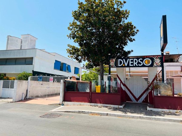 appartamento in vendita a Pomezia in zona Campo Selva