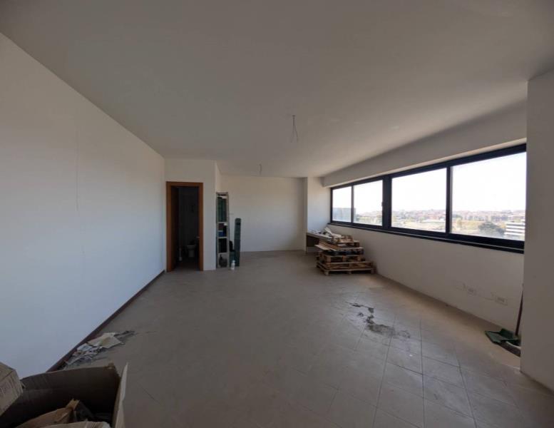 ufficio in vendita a Pomezia