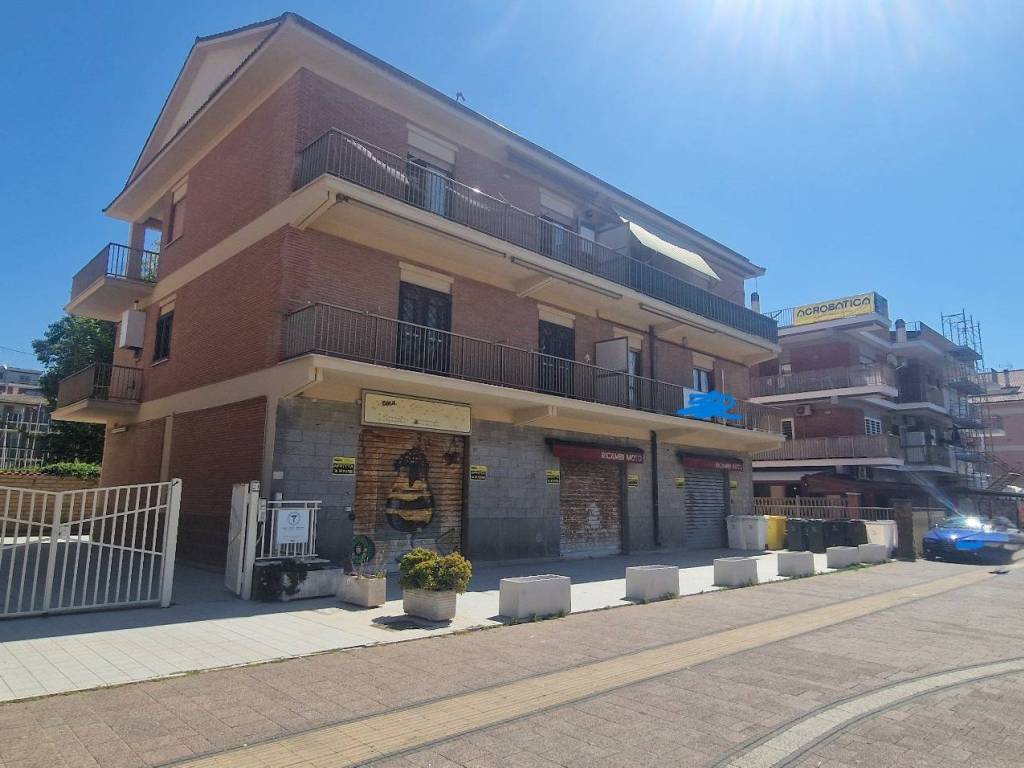 appartamento in vendita a Pomezia in zona Torvaianica