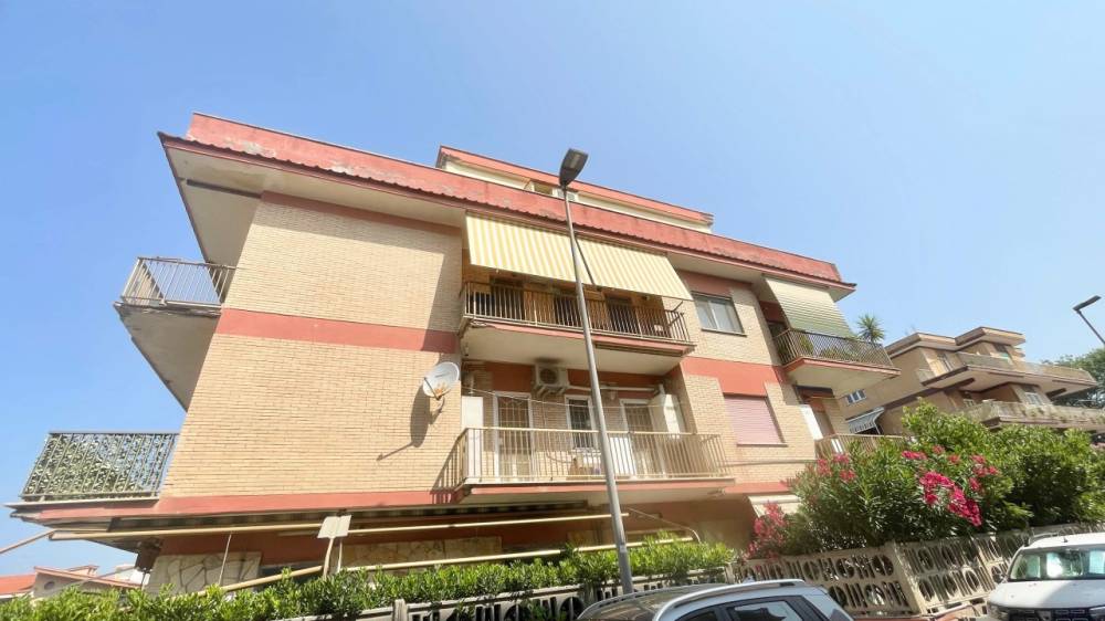 appartamento in vendita a Pomezia