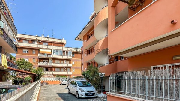 appartamento in vendita a Pomezia in zona Torvaianica