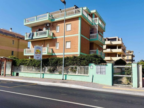 appartamento in vendita a Pomezia in zona Torvaianica