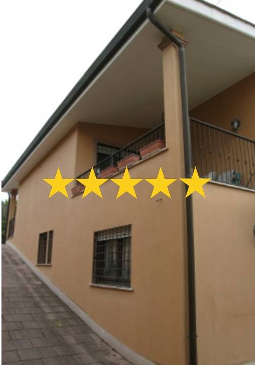 casa indipendente in vendita a Pomezia