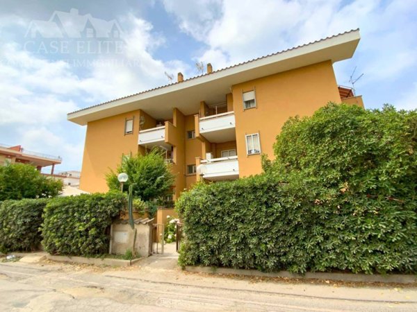 appartamento in vendita a Pomezia in zona Torvaianica