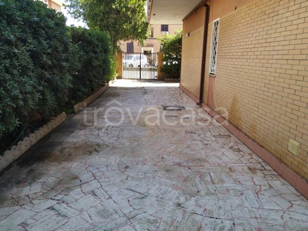 appartamento in vendita a Pomezia in zona Torvaianica