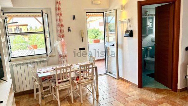 appartamento in vendita a Pomezia in zona Campo Selva
