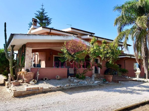casa indipendente in vendita a Pomezia in zona Campo Selva
