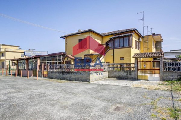 appartamento in vendita a Pomezia in zona Santa Palomba