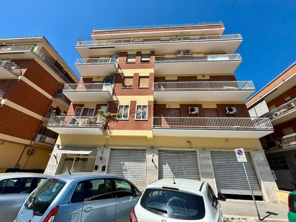 ufficio in vendita a Pomezia