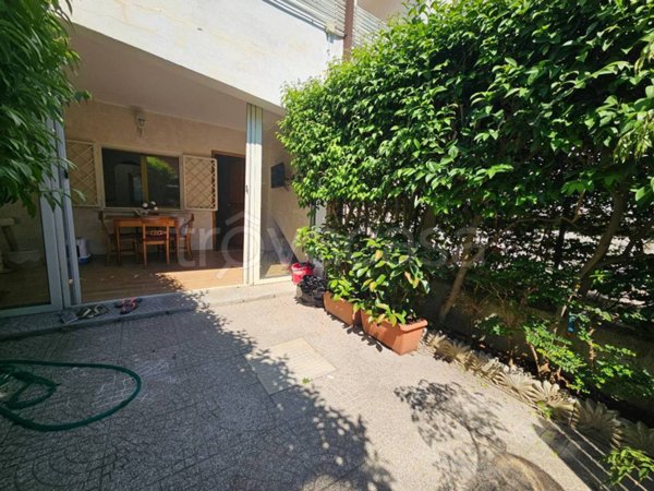 casa indipendente in vendita a Pomezia in zona Torvaianica