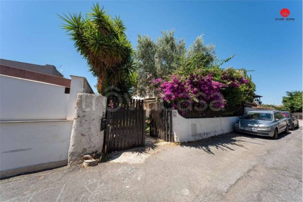 casa indipendente in vendita a Pomezia in zona Torvaianica