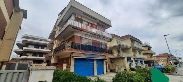 appartamento in vendita a Pomezia in zona Torvaianica
