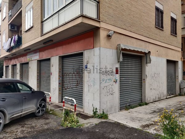 negozio in vendita a Pomezia