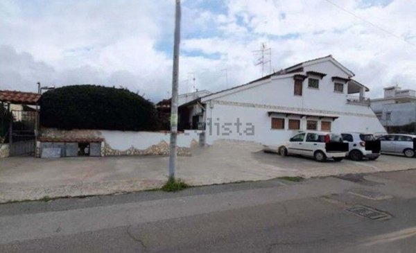 appartamento in vendita a Pomezia in zona Torvaianica