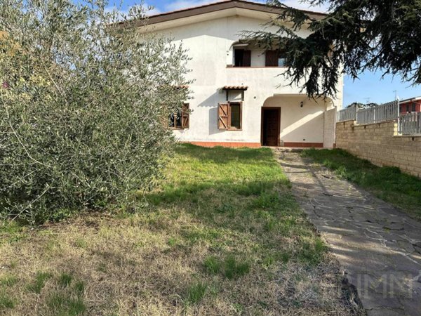 casa indipendente in vendita a Pomezia in zona Campo Selva