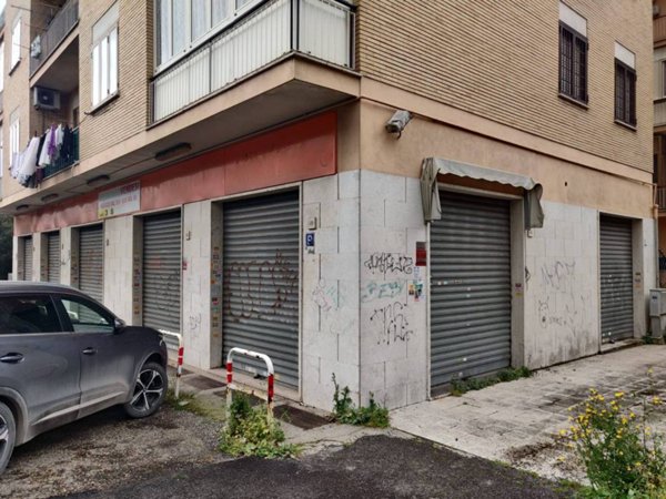 negozio in vendita a Pomezia