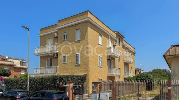 appartamento in vendita a Pomezia in zona Torvaianica