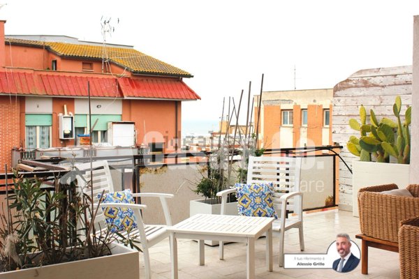 appartamento in vendita a Pomezia in zona Torvaianica