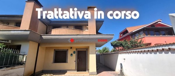 casa indipendente in vendita a Pomezia in zona Campo Selva
