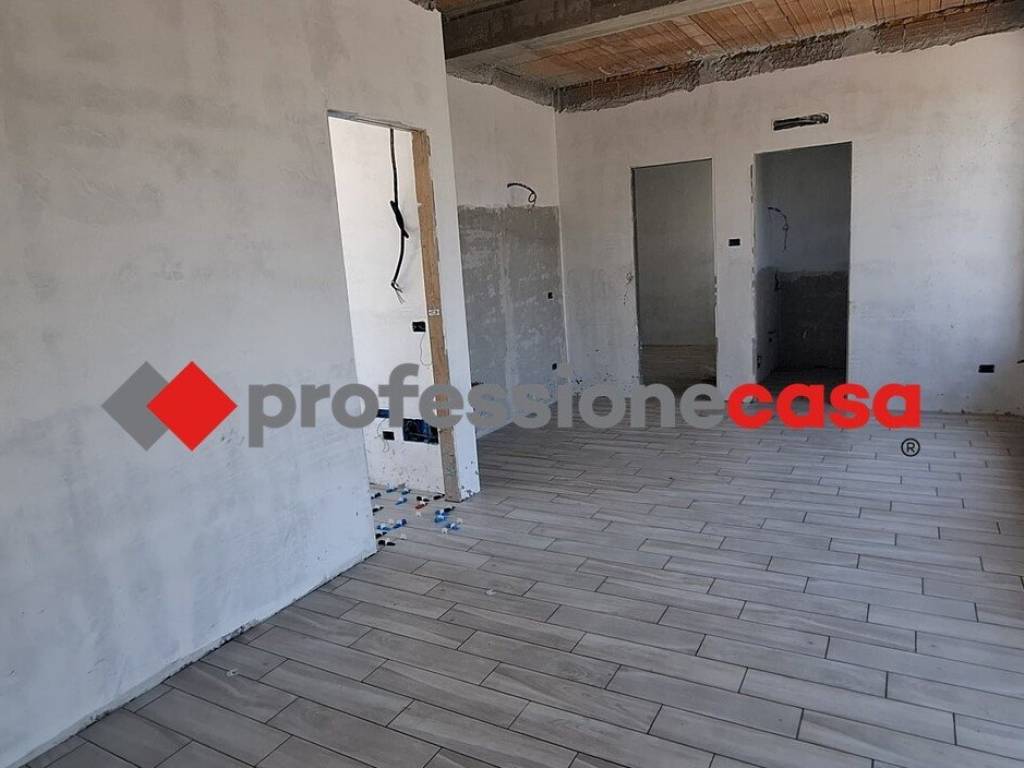 appartamento in vendita a Pomezia in zona Campo Jemini