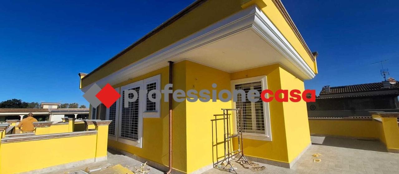 appartamento in vendita a Pomezia in zona Campo Jemini