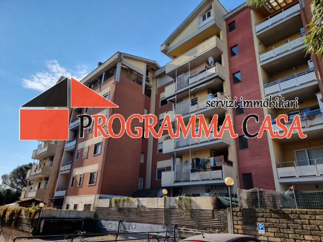 appartamento in vendita a Pomezia in zona Santa Palomba