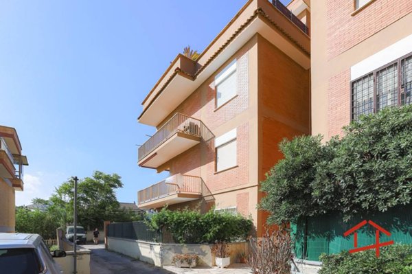 appartamento in vendita a Pomezia in zona Torvaianica