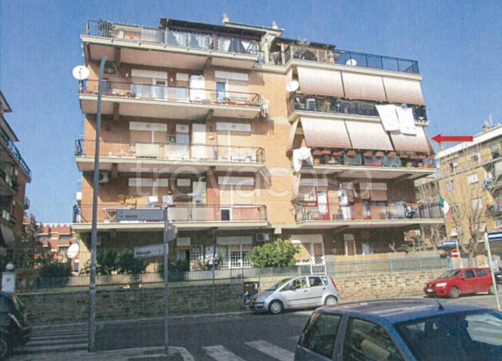 appartamento in vendita a Pomezia in zona Torvaianica