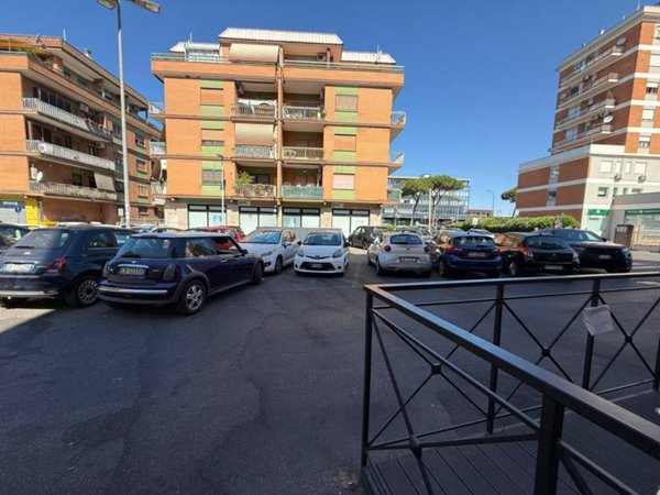 negozio in vendita a Pomezia