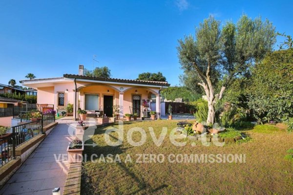 casa indipendente in vendita a Pomezia in zona Colli di Enea