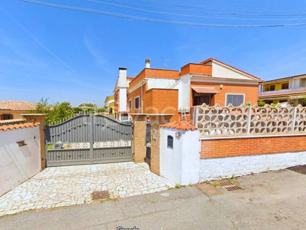 appartamento in vendita a Pomezia in zona Torvaianica
