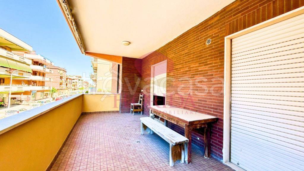 appartamento in vendita a Pomezia in zona Torvaianica