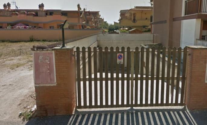 appartamento in vendita a Pomezia in zona Torvaianica