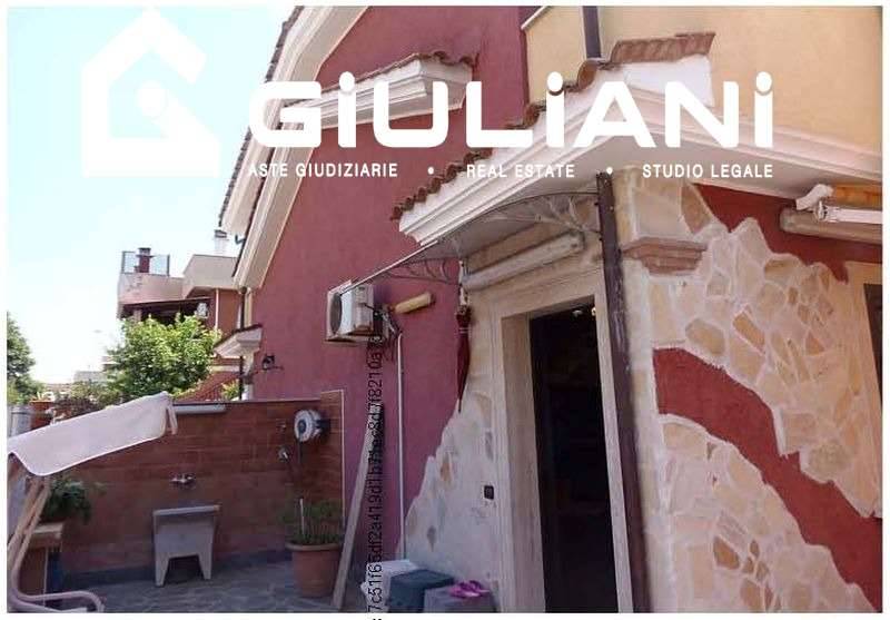appartamento in vendita a Pomezia in zona Torvaianica