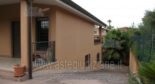 casa indipendente in vendita a Pomezia in zona Colli di Enea