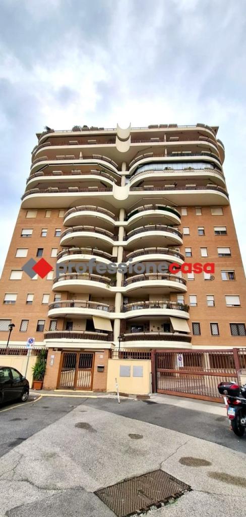 appartamento in vendita a Pomezia in zona Colli di Enea