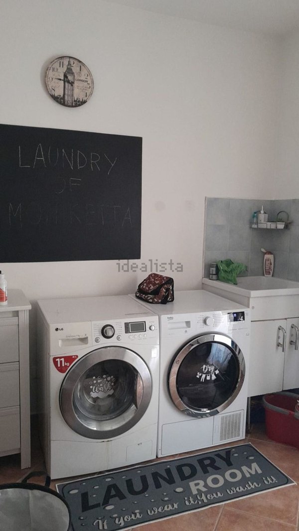 casa indipendente in vendita a Pomezia in zona Torvaianica