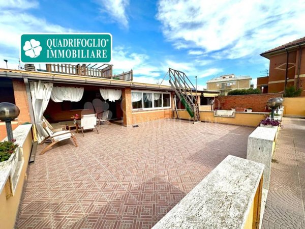 appartamento in vendita a Pomezia in zona Torvaianica