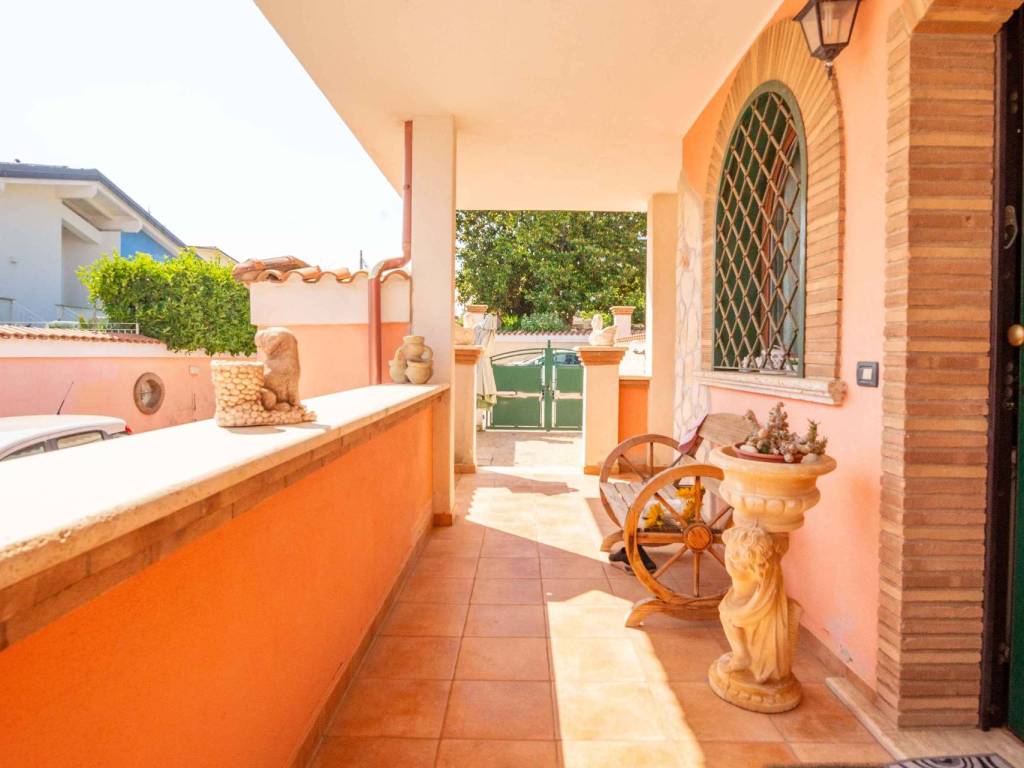 casa indipendente in vendita a Pomezia in zona Campo Jemini