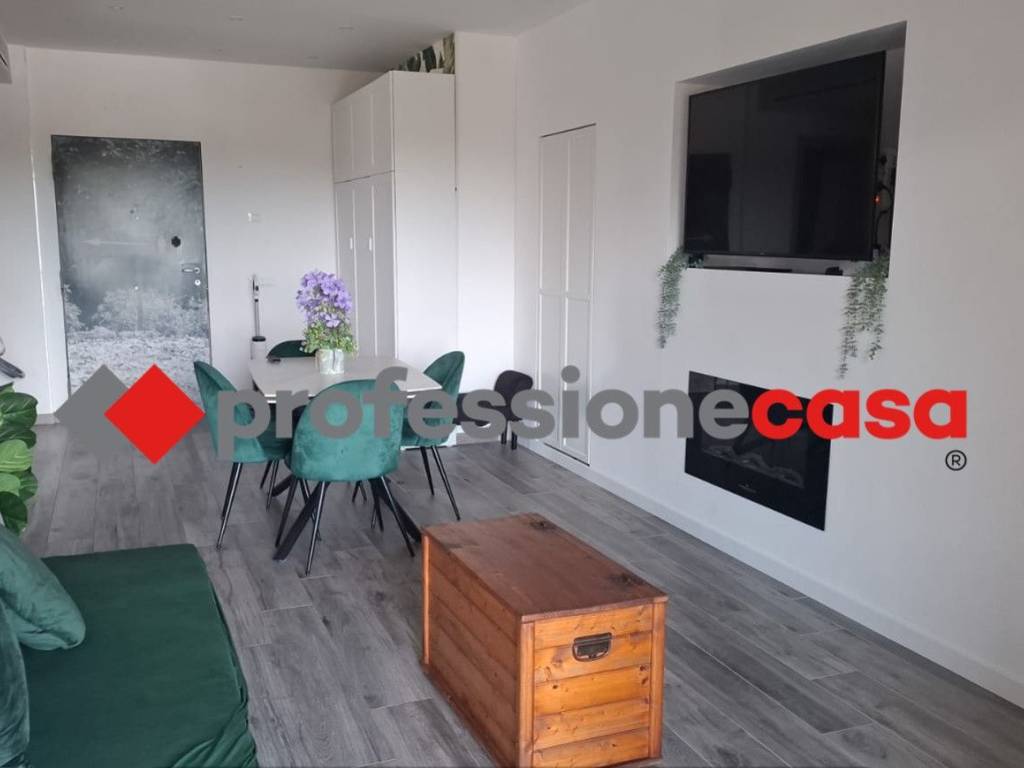 appartamento in vendita a Pomezia in zona Campo Selva