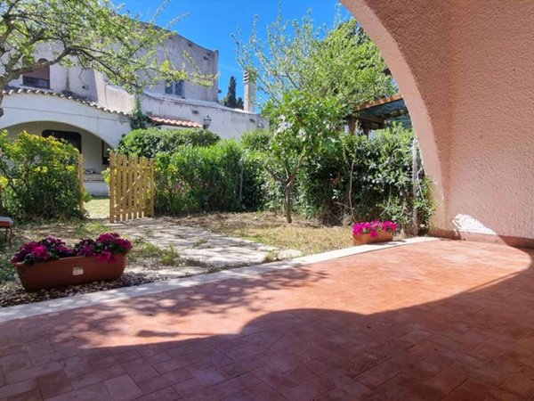 casa indipendente in vendita a Pomezia in zona Campo Ascolano