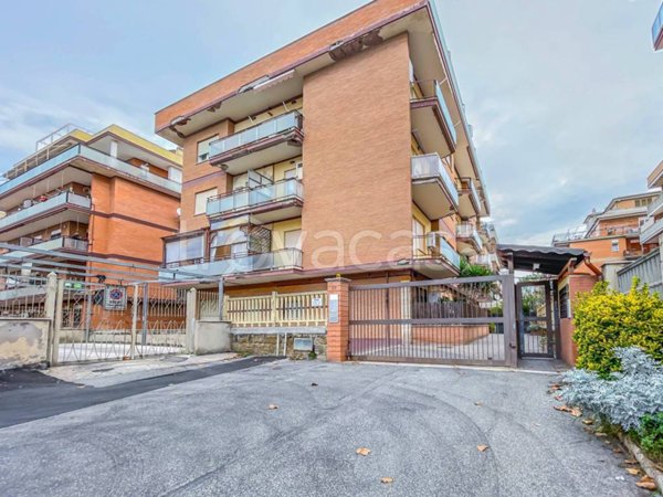 appartamento in vendita a Pomezia in zona Torvaianica