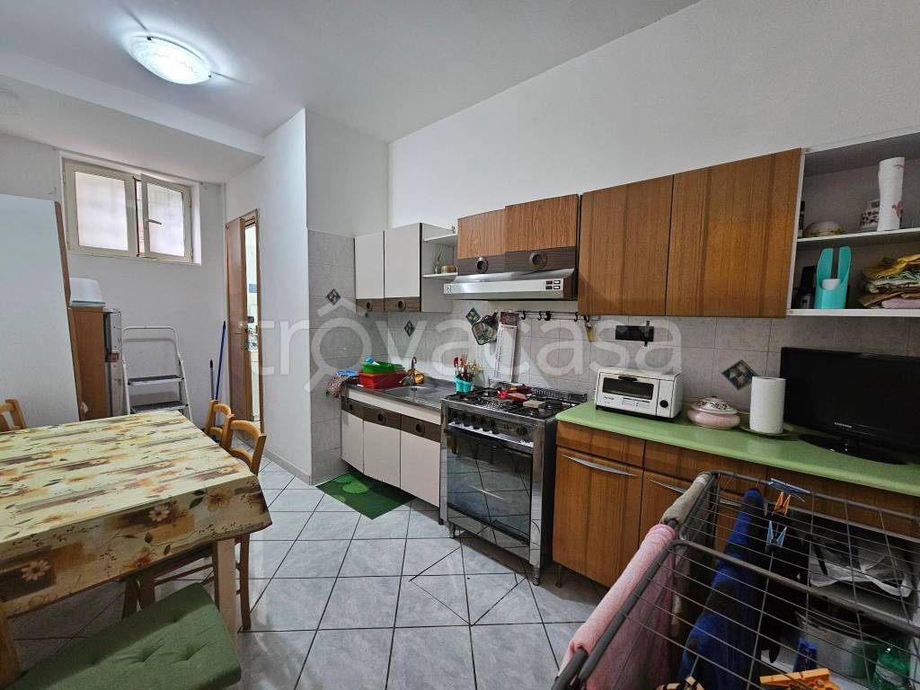 appartamento in vendita a Pomezia in zona Torvaianica