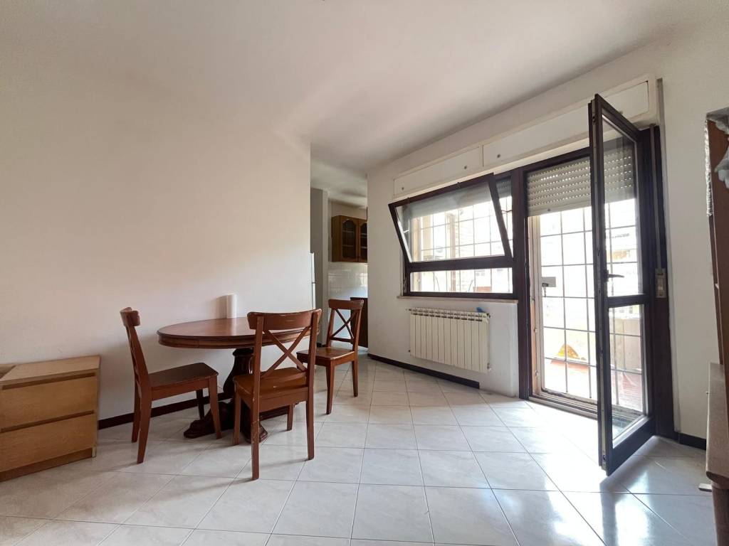 appartamento in vendita a Pomezia in zona Santa Palomba