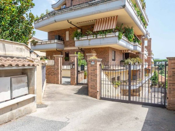 appartamento in vendita a Pomezia