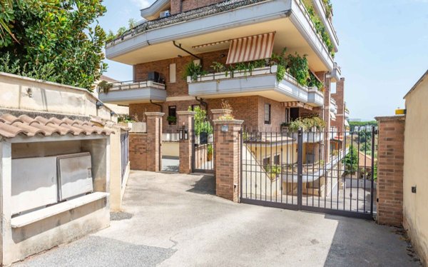 appartamento in vendita a Pomezia