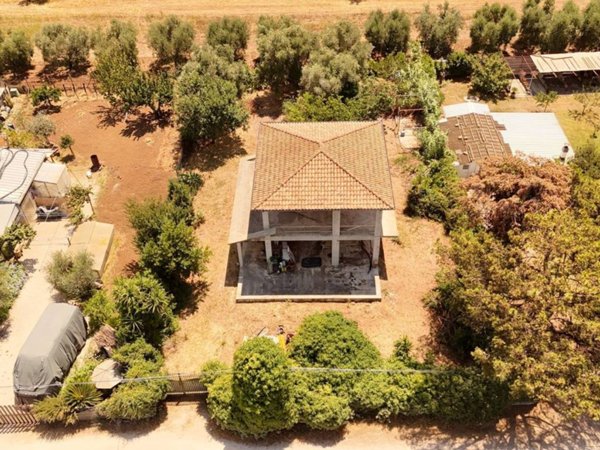 casa indipendente in vendita a Pomezia in zona Castagnetta