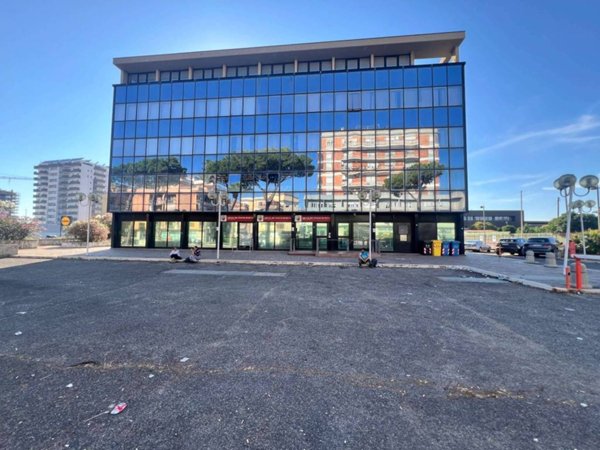 ufficio in vendita a Pomezia in zona Pratica di Mare
